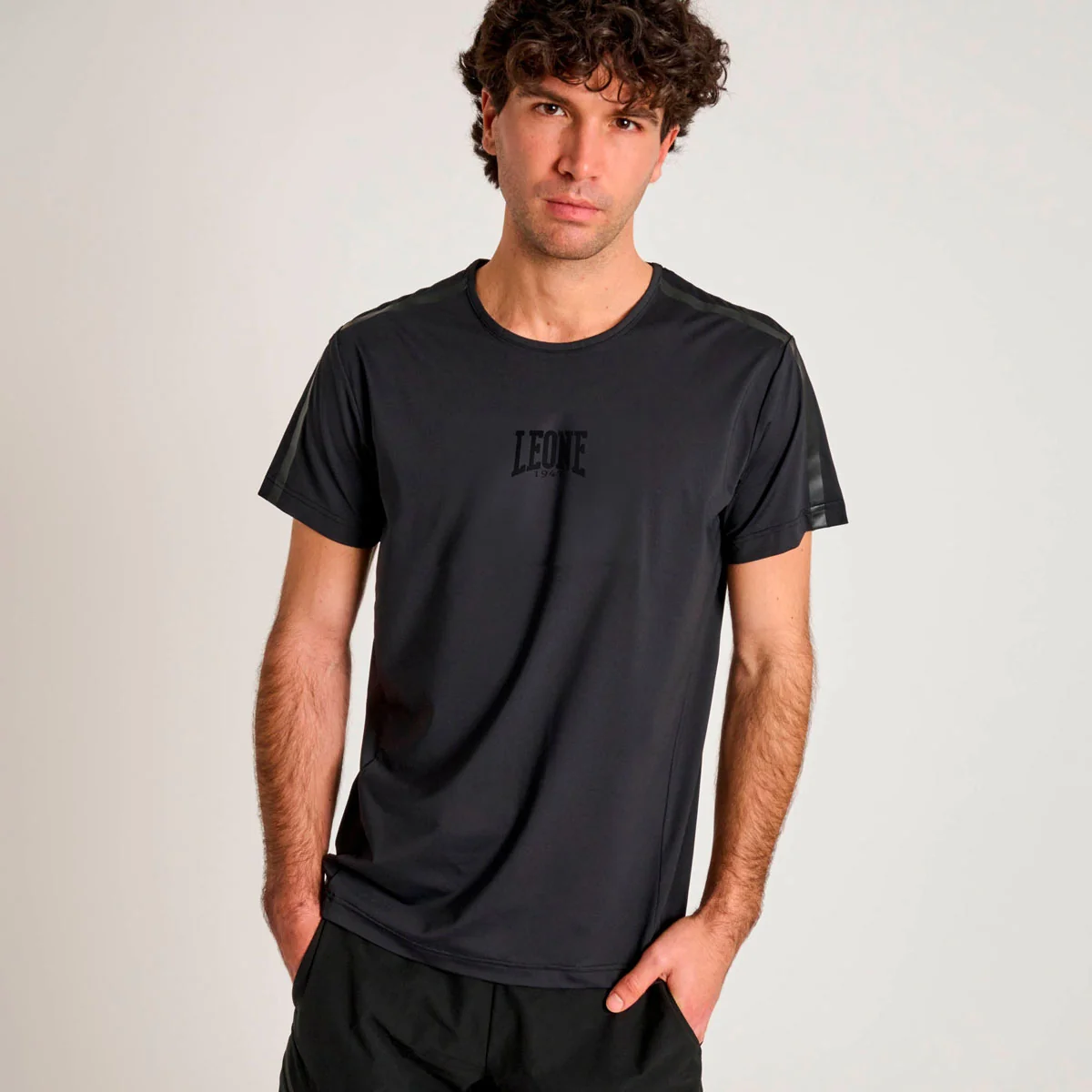 T-shirt técnica Leone Black Lion ABX310 Preto - Image 2